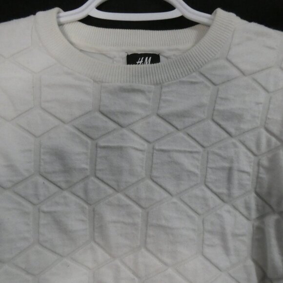 H&M | small | White Geometric Pattern Crew Neck Sweater - Picture 4 of 14
